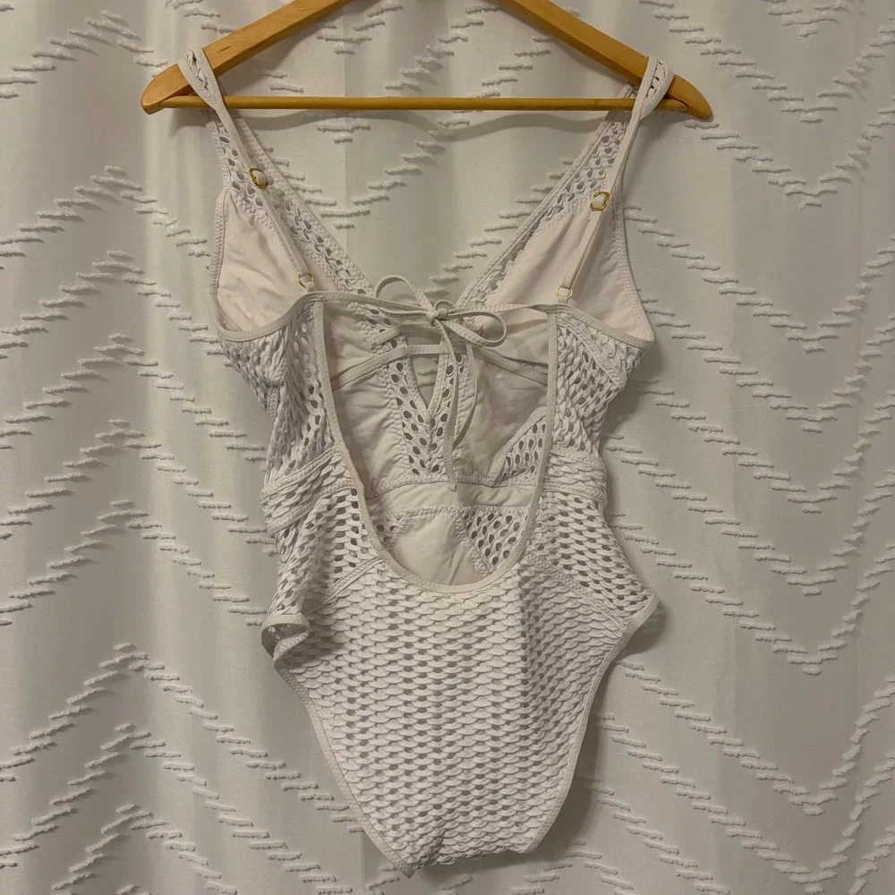 Becca by Rebecca Virtue White Mesh Crochet One Piece Swimsuit Medium Open Back - Picture 2 of 5